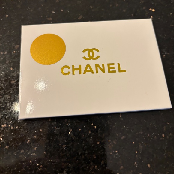 NEW Chanel Beauty Gold Mirror Card Holder Sleeve - Picture 4 of 4
